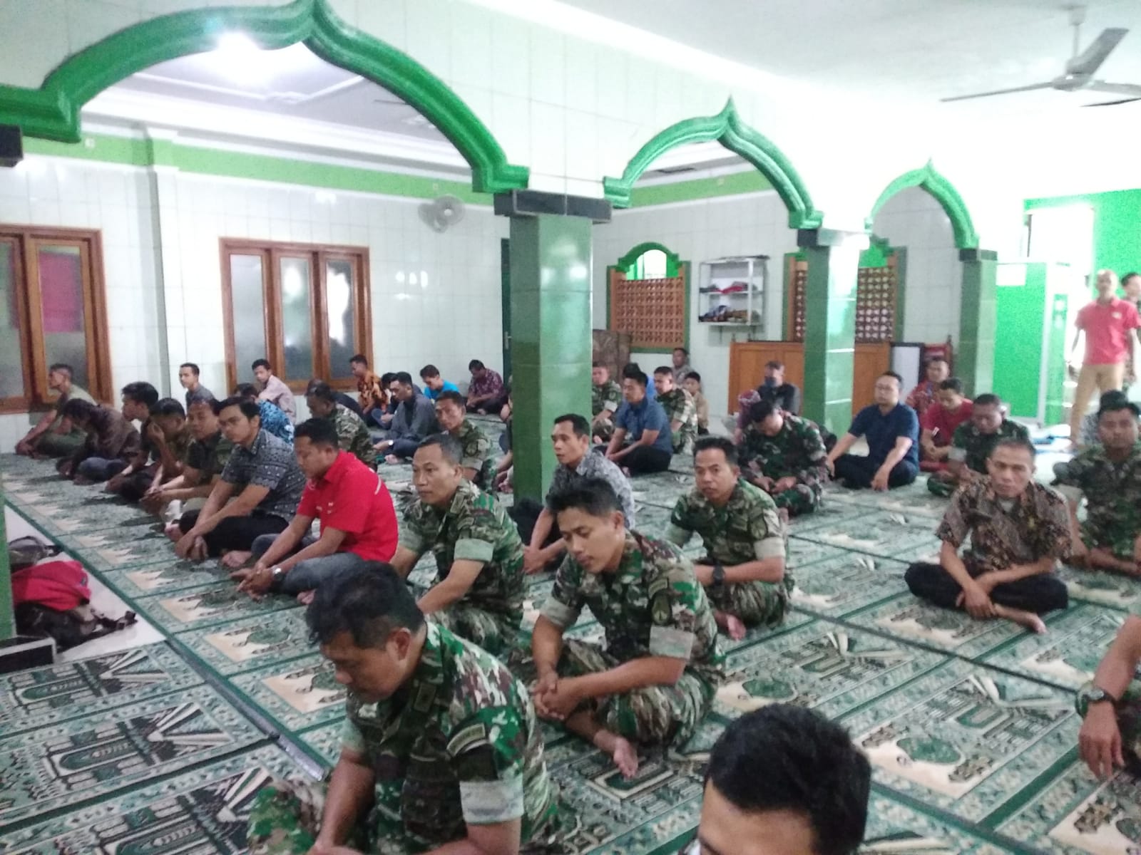 Tingkatkan Keimanan dan Ketaqwaan, Prajurit Korem 073/Makutarama Laksanakan Ibadah Sholat Jumat 